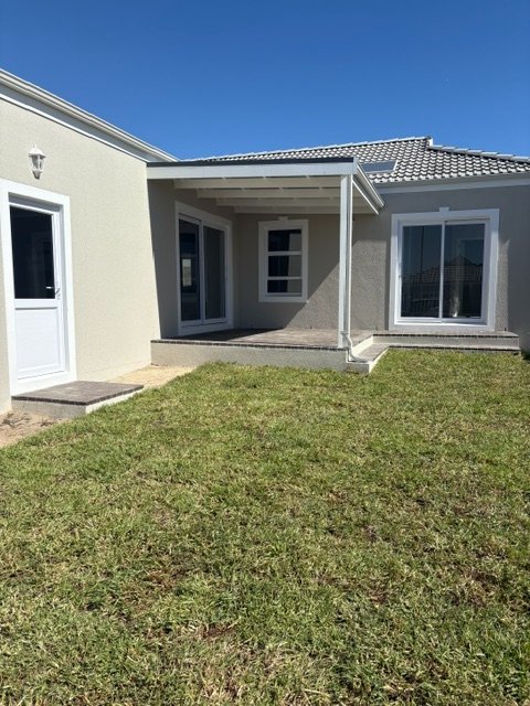 To Let 3 Bedroom Property for Rent in Pinehurst Western Cape